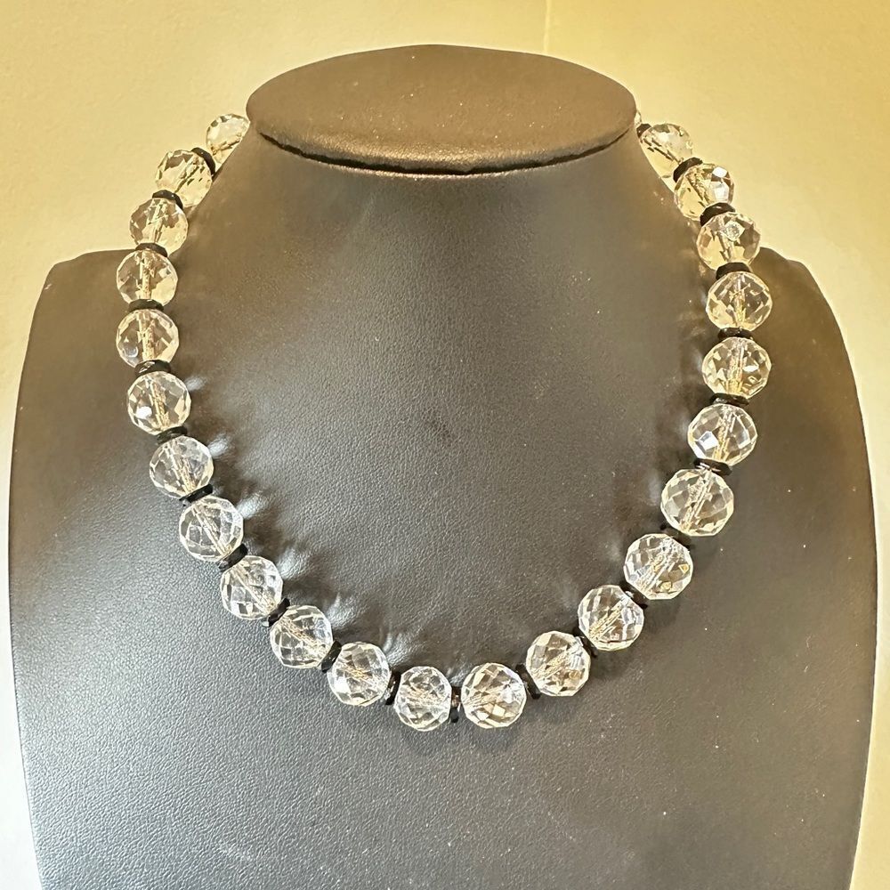 15” faceted Crystal necklace strung on a 10kt yellow gold chain! - Picture 8 of 12